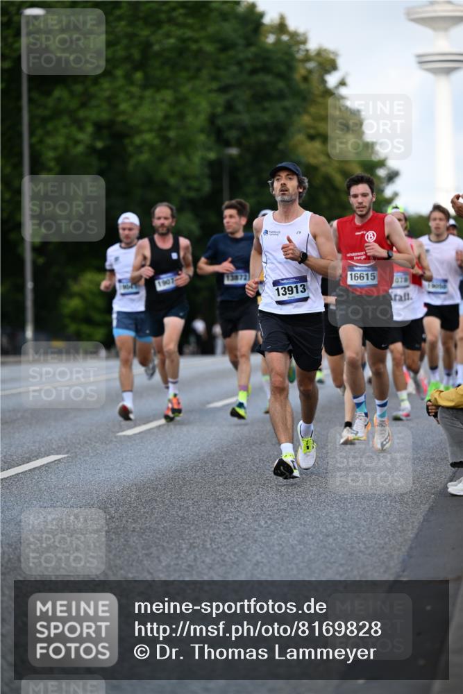 29.06.2025 - hella hamburg halbmarathon Dr. Thomas Lammeyer http://msf.ph/oto/8169828 29.06.2025 09:45:46 Kennedybrücke 5612, 7331, 7855, 9269, 10468, 11078, 11228 meine-sportfotos.de