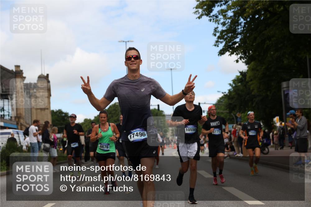 29.06.2025 - hella hamburg halbmarathon Yannick Fuchs http://msf.ph/oto/8169843 29.06.2025 11:18:51 20KM 2097, 2271, 3088, 3247, 3363, 4113, 4131, 4166, 5041, 5171, 5429, 6676, 6899, 7519, 7808, 7832, 7945, 9327, 10050, 10167, 10172, 10550, 10754, 10966, 12500, 12996, 13810, 15129, 15266, 16673, 16863, 17496, 17593, 17594, 17736, 17954, 18172, 18210, 18661, 18755, 19052, 19154, 19180 meine-sportfotos.de