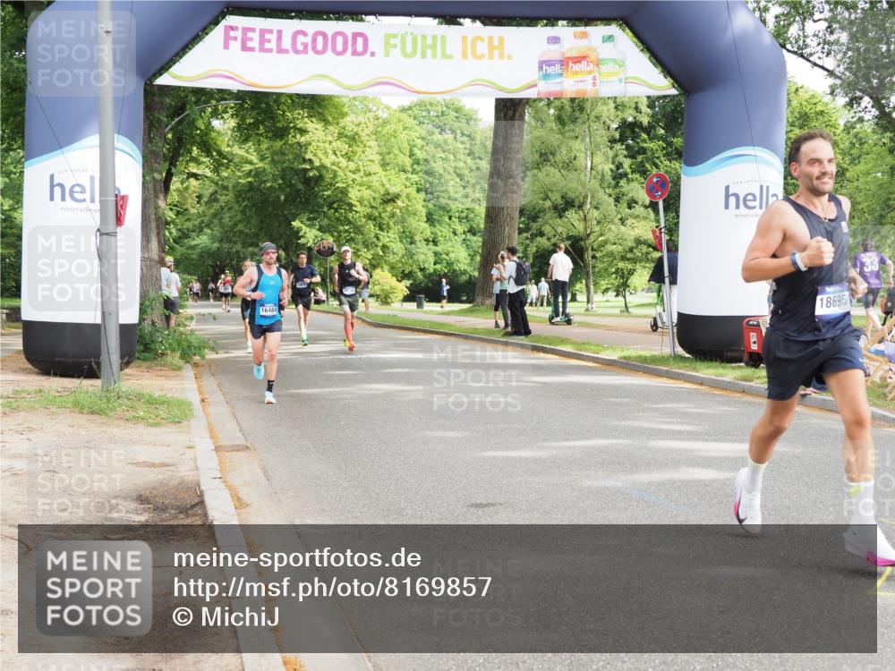 29.06.2025 - hella hamburg halbmarathon MichiJ http://msf.ph/oto/8169857 29.06.2025 10:14:57 Zwischen KM18-KM19 18695 meine-sportfotos.de
