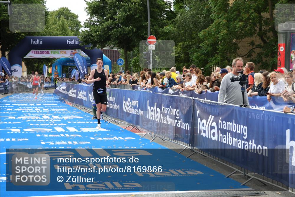 29.06.2025 - hella hamburg halbmarathon Zöllner http://msf.ph/oto/8169866 29.06.2025 10:21:05 Ziel 6530, 16120, 19075 meine-sportfotos.de