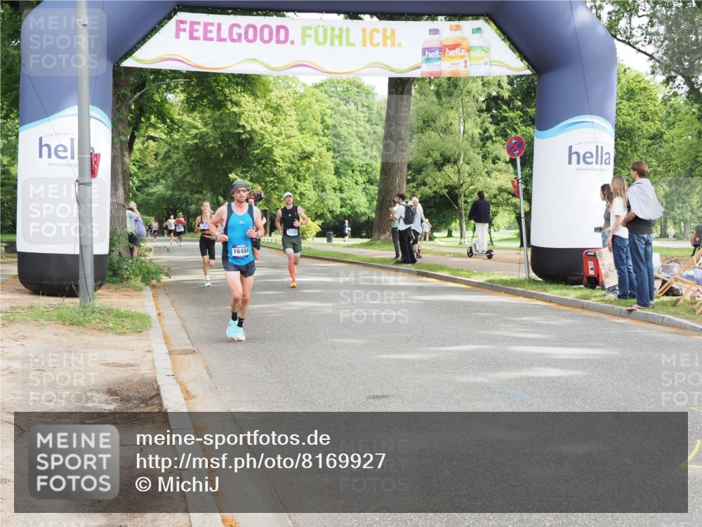 29.06.2025 - hella hamburg halbmarathon MichiJ http://msf.ph/oto/8169927 29.06.2025 10:14:58 Zwischen KM18-KM19 18695 meine-sportfotos.de