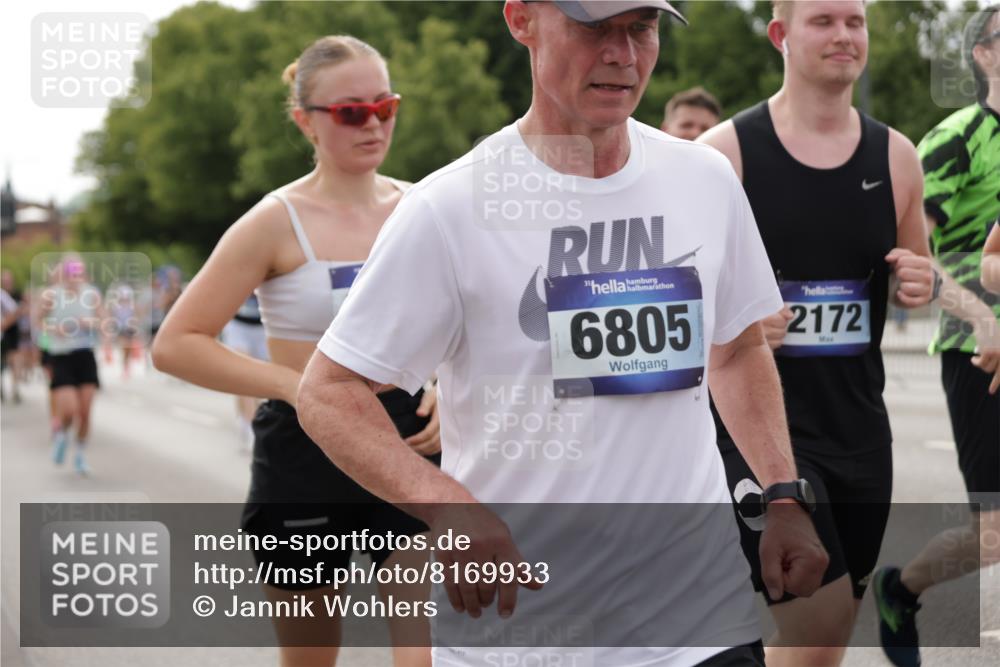 29.06.2025 - hella hamburg halbmarathon Jannik Wohlers http://msf.ph/oto/8169933 29.06.2025 10:21:27 Lombardsbrücke 1158, 1191, 1250, 1294, 1668, 1958, 2172, 2315, 2353, 2529, 3606, 3995, 4046, 4289, 4375, 4376, 5641, 5957, 6086, 6475, 6676, 6805, 7075, 7162, 7612, 7672, 8715, 8959, 9002, 9062, 9326, 9635, 10019, 10125, 10167, 10210, 10787, 11424, 11425, 12402, 12659, 13477, 13604, 14168, 14180, 15104, 16143, 16762, 16781, 16796, 17903, 17932, 18439, 19008, 19099 meine-sportfotos.de