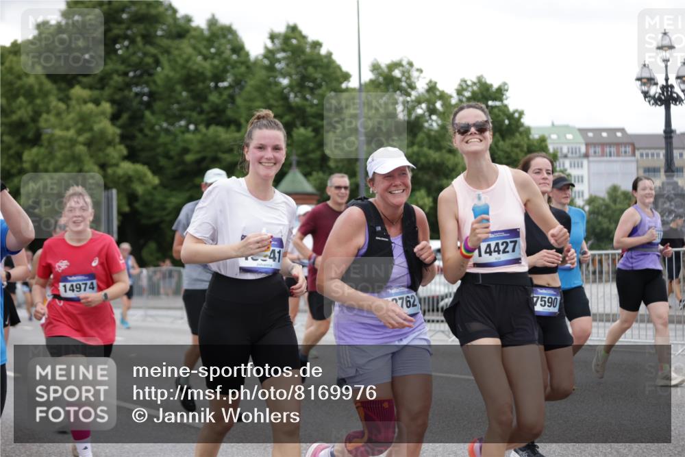 29.06.2025 - hella hamburg halbmarathon Jannik Wohlers http://msf.ph/oto/8169976 29.06.2025 11:06:18 Lombardsbrücke 1153, 1447, 1489, 2458, 2772, 3000, 3110, 3162, 3889, 3911, 3948, 3949, 4163, 4343, 4876, 4928, 5043, 5133, 5175, 5200, 6005, 6431, 6432, 6865, 7573, 7590, 8400, 8678, 8837, 8838, 9175, 9724, 9863, 9866, 9954, 10087, 10347, 10361, 10363, 11330, 11526, 11704, 12387, 12647, 13219, 13576, 13641, 13762, 14427, 14974, 14976, 15131, 15132, 15396, 15718, 16216, 16853, 17285, 18025, 18448, 18621 meine-sportfotos.de