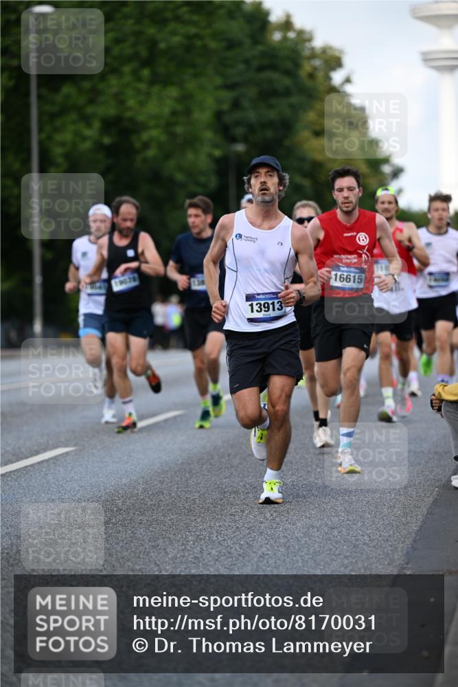 29.06.2025 - hella hamburg halbmarathon Dr. Thomas Lammeyer http://msf.ph/oto/8170031 29.06.2025 09:45:46 Kennedybrücke 5612, 7331, 7855, 9269, 10468, 11078, 11228 meine-sportfotos.de