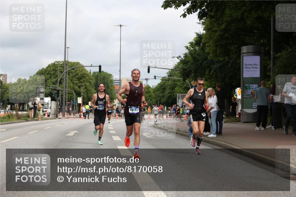 29.06.2025 - hella hamburg halbmarathon Yannick Fuchs http://msf.ph/oto/8170058 29.06.2025 10:24:15 20KM 2021, 2075, 2180, 3043, 7349, 8975, 9137, 10156, 10171, 12287, 12337, 14395, 16118, 16157, 18699, 18737, 18874, 19142, 19194, 19204 meine-sportfotos.de
