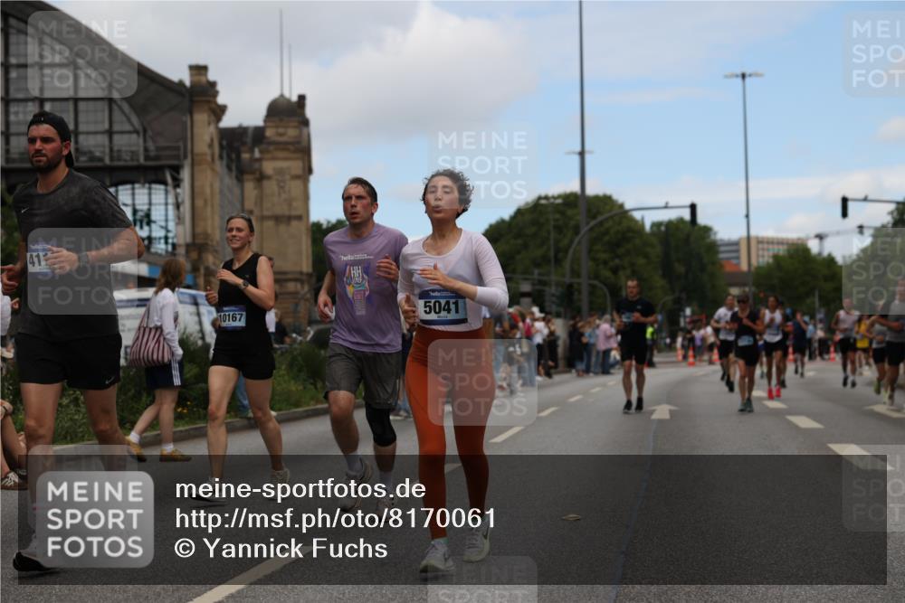 29.06.2025 - hella hamburg halbmarathon Yannick Fuchs http://msf.ph/oto/8170061 29.06.2025 11:18:55 20KM 2097, 2271, 3088, 3247, 3363, 3529, 4113, 4131, 4166, 4793, 5041, 5171, 5429, 6676, 7519, 7808, 7945, 9327, 9642, 9966, 10050, 10167, 10172, 10550, 10754, 12500, 12996, 13460, 13829, 15129, 15266, 16673, 17496, 17593, 17594, 17736, 17954, 18172, 18661, 18755, 19052, 19154, 19180 meine-sportfotos.de