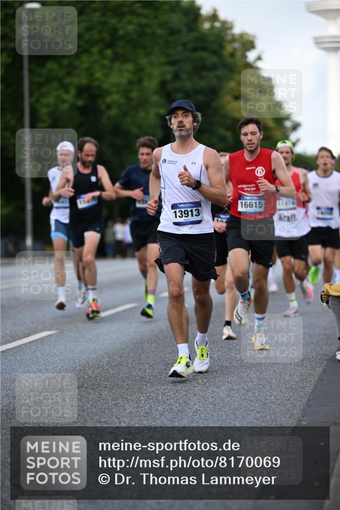 29.06.2025 - hella hamburg halbmarathon Dr. Thomas Lammeyer http://msf.ph/oto/8170069 29.06.2025 09:45:47 Kennedybrücke 5612, 7331, 7855, 9269, 10468, 11078, 11228 meine-sportfotos.de