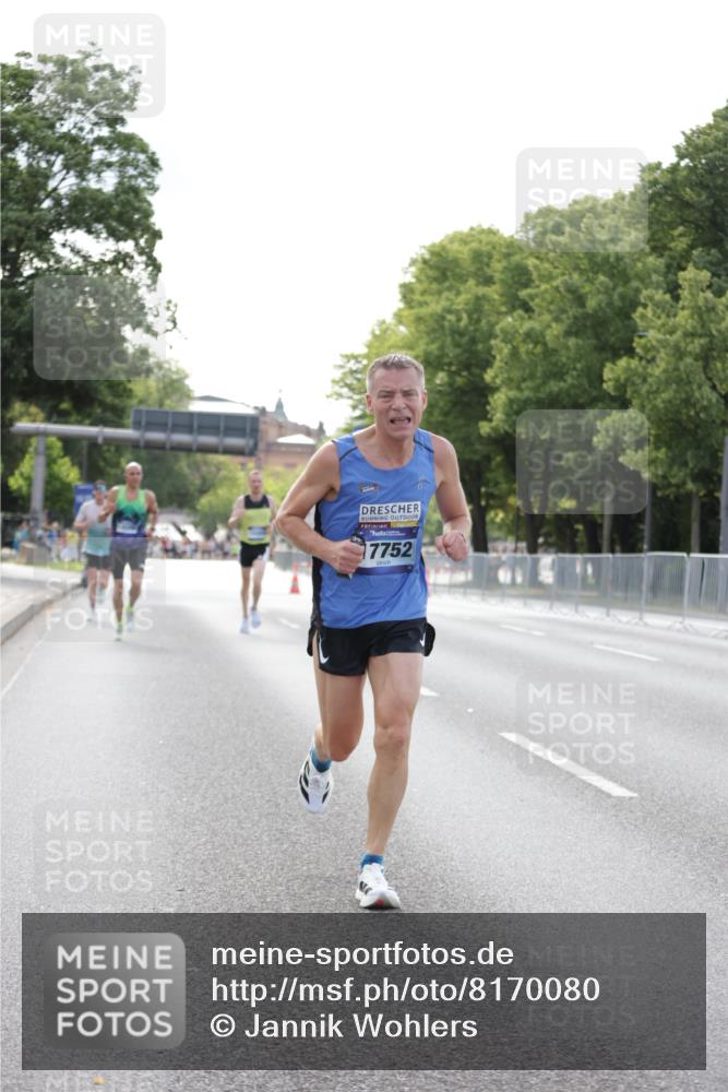 29.06.2025 - hella hamburg halbmarathon Jannik Wohlers http://msf.ph/oto/8170080 29.06.2025 09:41:34 Lombardsbrücke 1241, 2604, 2892, 4128, 6559, 7142, 7862, 10485, 11965, 12067, 13440, 13751, 14019, 14107, 14506, 16169, 17003, 17752, 18124, 18897 meine-sportfotos.de
