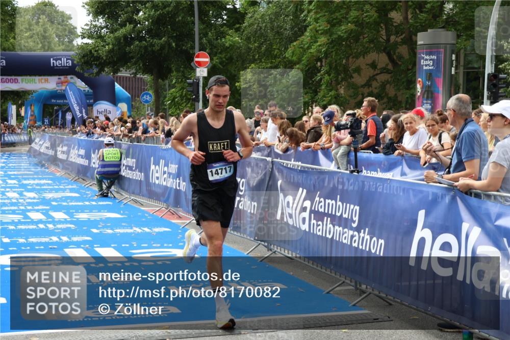 29.06.2025 - hella hamburg halbmarathon Zöllner http://msf.ph/oto/8170082 29.06.2025 10:21:16 Ziel 14717 meine-sportfotos.de