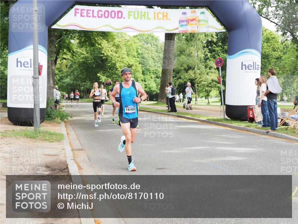 29.06.2025 - hella hamburg halbmarathon MichiJ http://msf.ph/oto/8170110 29.06.2025 10:14:59 Zwischen KM18-KM19 16484, 18695 meine-sportfotos.de