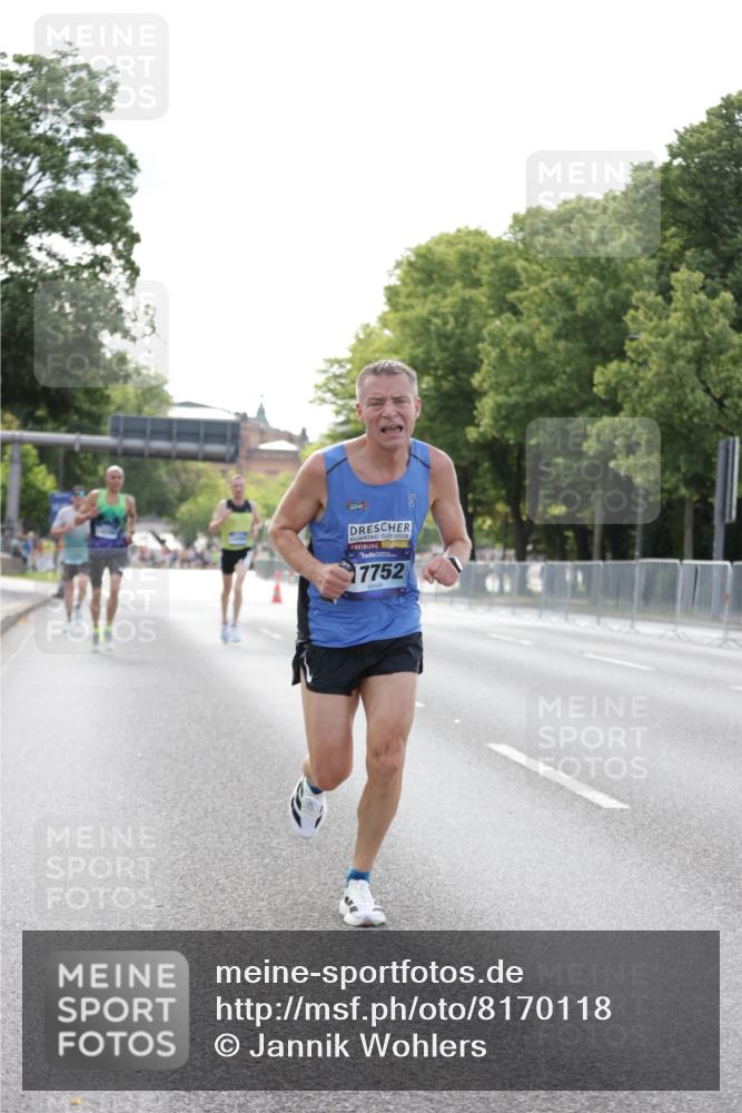 29.06.2025 - hella hamburg halbmarathon Jannik Wohlers http://msf.ph/oto/8170118 29.06.2025 09:41:34 Lombardsbrücke 1241, 2604, 2892, 4128, 6559, 7142, 7862, 10485, 11965, 12067, 13440, 13751, 14019, 14107, 14506, 16169, 17003, 17752, 18124, 18897 meine-sportfotos.de