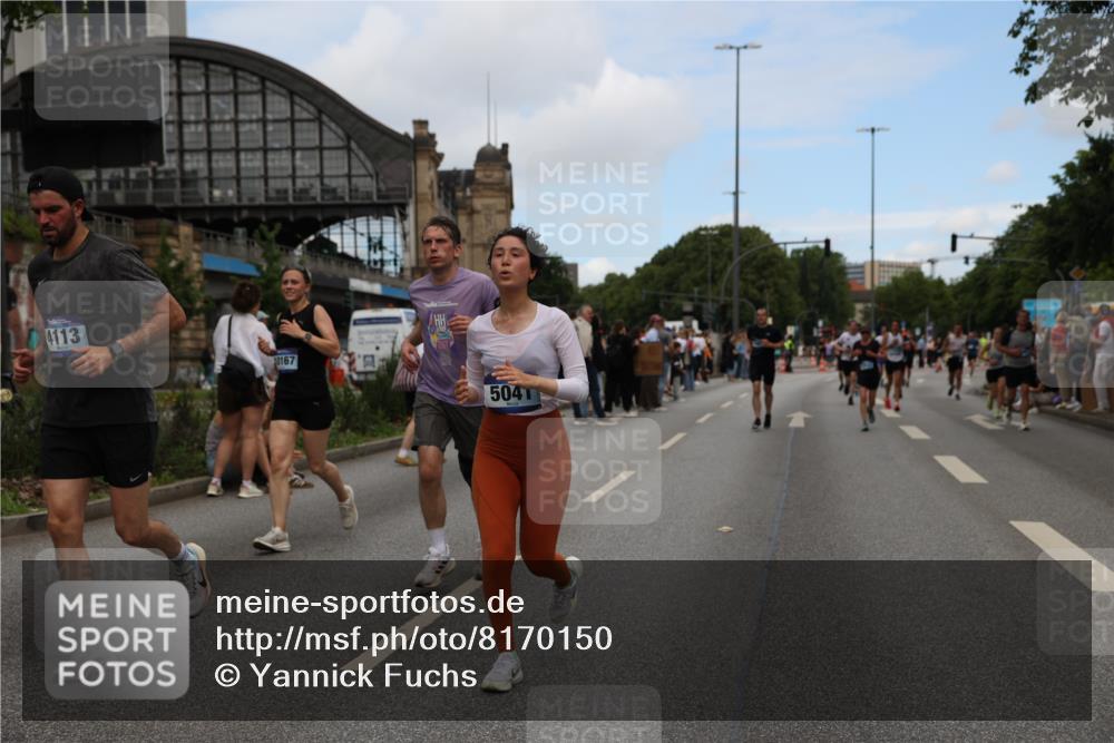 29.06.2025 - hella hamburg halbmarathon Yannick Fuchs http://msf.ph/oto/8170150 29.06.2025 11:18:56 20KM 2097, 2271, 3088, 3247, 3363, 3529, 4113, 4131, 4166, 4793, 5041, 5171, 5429, 6676, 6736, 7519, 7808, 7945, 9327, 9642, 9966, 10050, 10167, 10172, 10550, 10754, 12500, 12996, 13460, 13829, 15129, 15266, 16673, 17496, 17593, 17594, 17736, 17954, 18172, 18661, 18755, 19052, 19154, 19180 meine-sportfotos.de