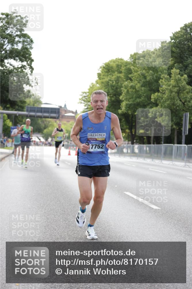 29.06.2025 - hella hamburg halbmarathon Jannik Wohlers http://msf.ph/oto/8170157 29.06.2025 09:41:34 Lombardsbrücke 1241, 2604, 2892, 4128, 6559, 7142, 7862, 10485, 11965, 12067, 13440, 13751, 14019, 14107, 14506, 16169, 17003, 17752, 18124, 18897 meine-sportfotos.de