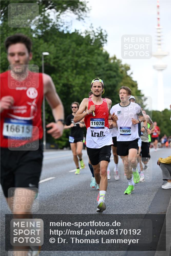 29.06.2025 - hella hamburg halbmarathon Dr. Thomas Lammeyer http://msf.ph/oto/8170192 29.06.2025 09:45:49 Kennedybrücke 5612, 7331, 7855, 9269, 10468, 11078, 11228 meine-sportfotos.de