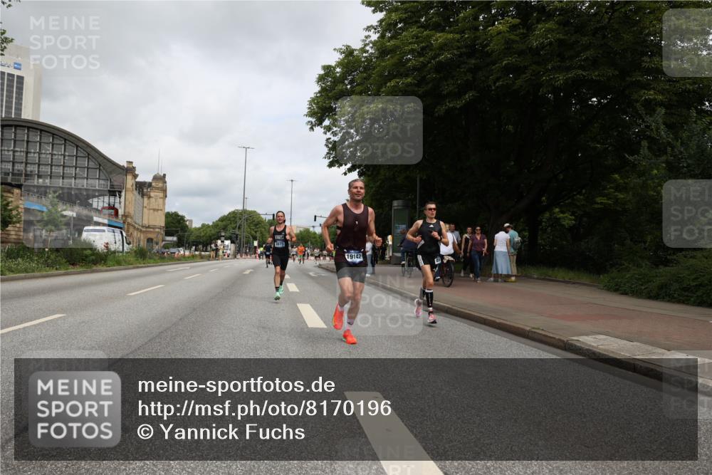 29.06.2025 - hella hamburg halbmarathon Yannick Fuchs http://msf.ph/oto/8170196 29.06.2025 10:24:17 20KM 2021, 2075, 2180, 3043, 7349, 8975, 9137, 10156, 10171, 12287, 12337, 13838, 14164, 14395, 15880, 16118, 16157, 18699, 18737, 18874, 19142, 19194, 19203, 19204 meine-sportfotos.de