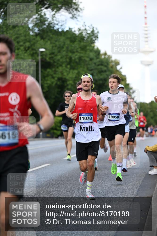 29.06.2025 - hella hamburg halbmarathon Dr. Thomas Lammeyer http://msf.ph/oto/8170199 29.06.2025 09:45:49 Kennedybrücke 5612, 7331, 7855, 9269, 10468, 11078, 11228 meine-sportfotos.de