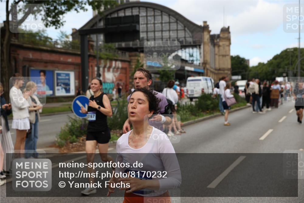 29.06.2025 - hella hamburg halbmarathon Yannick Fuchs http://msf.ph/oto/8170232 29.06.2025 11:18:57 20KM 1773, 2097, 2271, 3088, 3247, 3363, 3529, 4113, 4131, 4166, 4793, 5041, 5171, 5429, 6676, 6736, 7519, 7808, 7945, 9327, 9576, 9642, 9966, 10050, 10167, 10172, 10550, 10754, 11376, 12500, 12996, 13460, 13829, 15129, 15266, 15757, 16673, 17496, 17593, 17594, 17736, 17954, 18172, 18661, 18755, 19052, 19154, 19180 meine-sportfotos.de