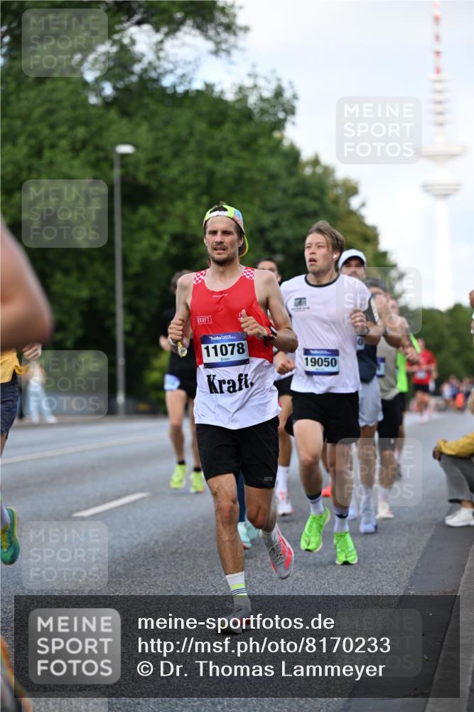 29.06.2025 - hella hamburg halbmarathon Dr. Thomas Lammeyer http://msf.ph/oto/8170233 29.06.2025 09:45:50 Kennedybrücke 5612, 7331, 7855, 9269, 10468, 11078, 11228 meine-sportfotos.de