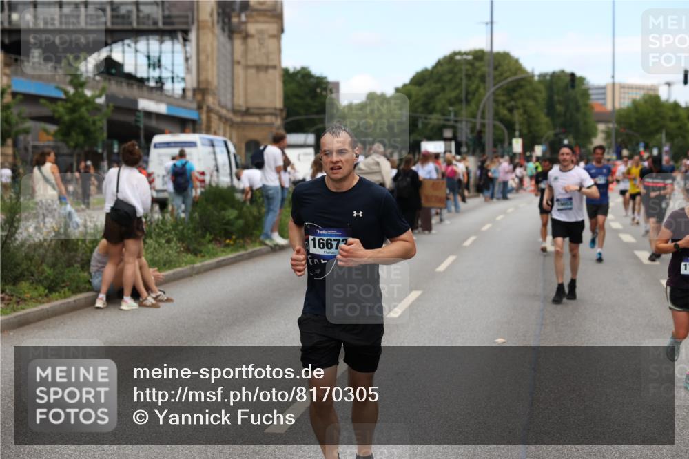29.06.2025 - hella hamburg halbmarathon Yannick Fuchs http://msf.ph/oto/8170305 29.06.2025 11:19:01 20KM 1458, 1773, 2097, 2271, 3247, 3363, 3529, 4113, 4131, 4166, 4793, 5041, 5171, 5429, 6556, 6676, 6736, 7519, 7808, 7945, 9152, 9327, 9576, 9642, 9966, 10167, 10172, 10550, 10754, 11376, 12500, 12996, 13460, 13829, 15129, 15757, 16038, 16673, 17496, 17593, 17594, 17736, 17954, 18172, 18661, 18755, 19052, 19154, 19180 meine-sportfotos.de