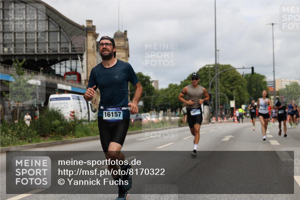 29.06.2025 - hella hamburg halbmarathon Yannick Fuchs http://msf.ph/oto/8170322 29.06.2025 10:24:23 20KM 2021, 2075, 2180, 3043, 6781, 7231, 7349, 8975, 9137, 10156, 10171, 10790, 12287, 12337, 13374, 13838, 14164, 14395, 15880, 16118, 16157, 18699, 18737, 18874, 19142, 19194, 19203, 19204 meine-sportfotos.de