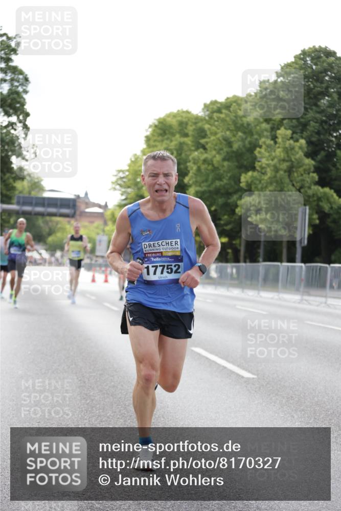 29.06.2025 - hella hamburg halbmarathon Jannik Wohlers http://msf.ph/oto/8170327 29.06.2025 09:41:35 Lombardsbrücke 1241, 2604, 2892, 4128, 6559, 7142, 7862, 10485, 11965, 13440, 13751, 14019, 14107, 14506, 16169, 17003, 17752, 18124, 18897 meine-sportfotos.de