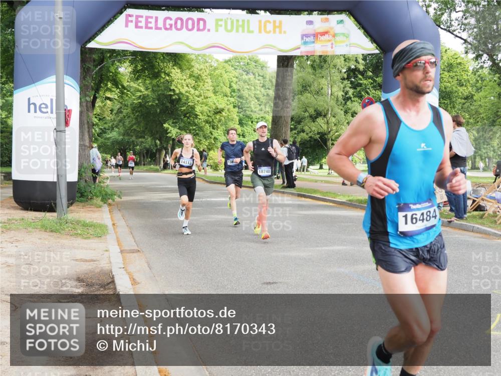 29.06.2025 - hella hamburg halbmarathon MichiJ http://msf.ph/oto/8170343 29.06.2025 10:15:00 Zwischen KM18-KM19 16484, 18695, 18740 meine-sportfotos.de
