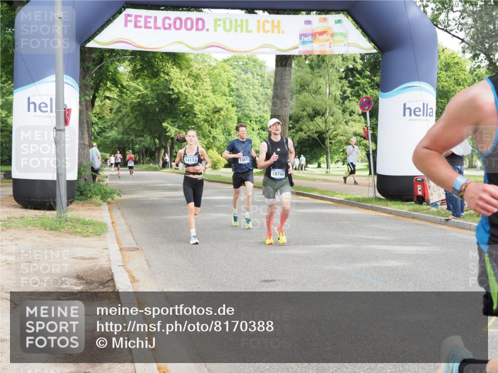 29.06.2025 - hella hamburg halbmarathon MichiJ http://msf.ph/oto/8170388 29.06.2025 10:15:00 Zwischen KM18-KM19 16484, 18695, 18740 meine-sportfotos.de