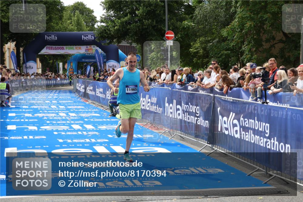 29.06.2025 - hella hamburg halbmarathon Zöllner http://msf.ph/oto/8170394 29.06.2025 10:21:45 Ziel 6559, 11965 meine-sportfotos.de