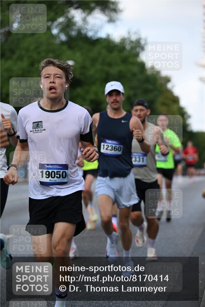 29.06.2025 - hella hamburg halbmarathon Dr. Thomas Lammeyer http://msf.ph/oto/8170414 29.06.2025 09:45:51 Kennedybrücke 5612, 7331, 7855, 9269, 10468, 11078, 11228 meine-sportfotos.de
