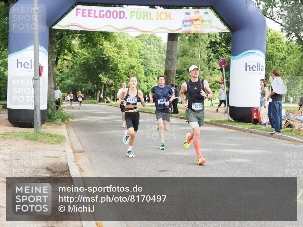 29.06.2025 - hella hamburg halbmarathon MichiJ http://msf.ph/oto/8170497 29.06.2025 10:15:01 Zwischen KM18-KM19 14113, 16484, 18695, 18740 meine-sportfotos.de
