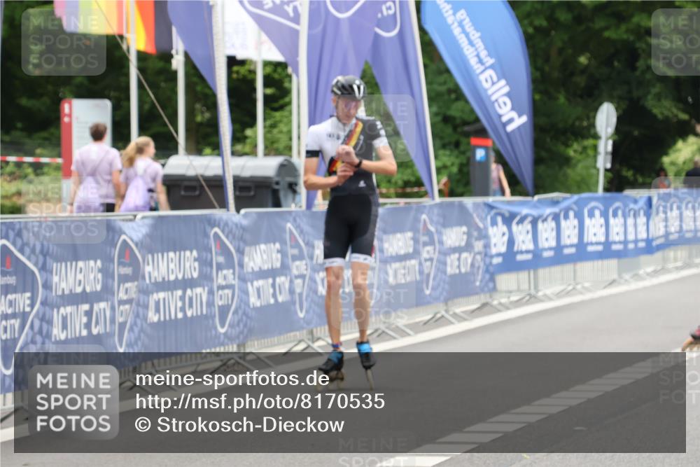 29.06.2025 - hella hamburg halbmarathon Strokosch-Dieckow http://msf.ph/oto/8170535 29.06.2025 09:09:29 Ziel 20386, 20425, 20440, 20445, 20450 meine-sportfotos.de