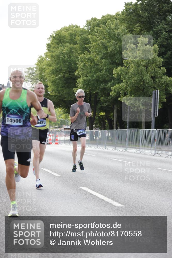 29.06.2025 - hella hamburg halbmarathon Jannik Wohlers http://msf.ph/oto/8170558 29.06.2025 09:41:37 Lombardsbrücke 1241, 2604, 2892, 6559, 7142, 7862, 10485, 11965, 13440, 13751, 14019, 14506, 16169, 17003, 17752, 18124, 18897 meine-sportfotos.de