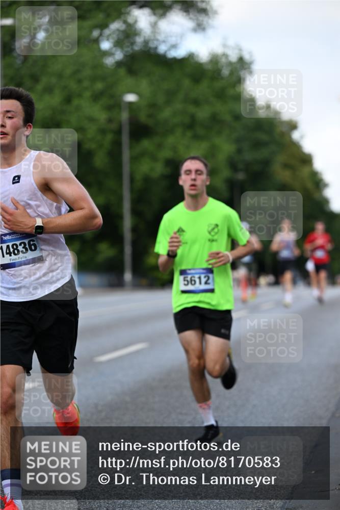 29.06.2025 - hella hamburg halbmarathon Dr. Thomas Lammeyer http://msf.ph/oto/8170583 29.06.2025 09:45:53 Kennedybrücke 4338, 5612, 7331, 7855, 9269, 10468, 11078, 11228 meine-sportfotos.de
