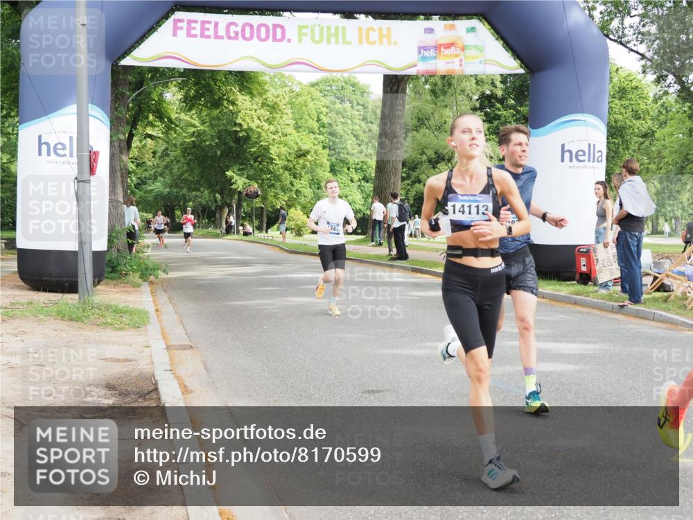 29.06.2025 - hella hamburg halbmarathon MichiJ http://msf.ph/oto/8170599 29.06.2025 10:15:02 Zwischen KM18-KM19 13872, 14113, 16484, 18695, 18740 meine-sportfotos.de