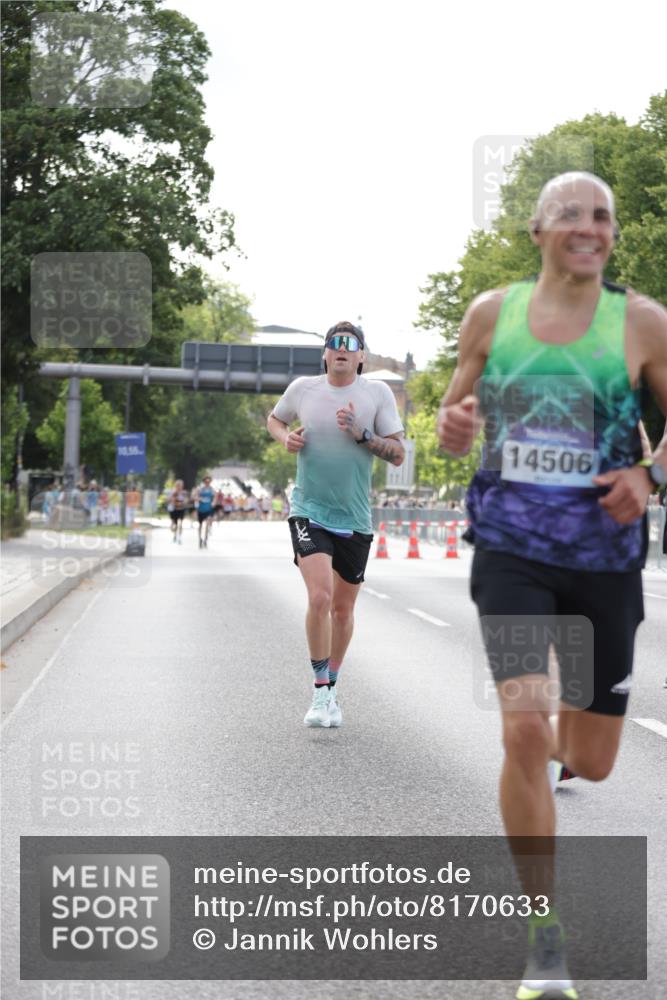 29.06.2025 - hella hamburg halbmarathon Jannik Wohlers http://msf.ph/oto/8170633 29.06.2025 09:41:38 Lombardsbrücke 1241, 2604, 2892, 6559, 7862, 10485, 11965, 13440, 13751, 14019, 14506, 16169, 17003, 17752, 18124, 18897 meine-sportfotos.de