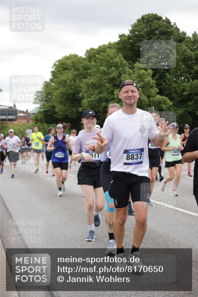29.06.2025 - hella hamburg halbmarathon Jannik Wohlers http://msf.ph/oto/8170650 29.06.2025 11:06:32 Lombardsbrücke 1153, 1350, 1447, 1489, 2014, 2187, 2330, 2458, 2646, 2648, 3211, 3846, 4777, 4781, 4875, 4876, 4912, 4928, 5043, 5200, 6180, 6224, 6299, 6507, 6510, 8078, 8400, 8678, 8837, 8838, 9175, 9511, 9724, 9851, 9866, 9867, 9880, 9954, 10087, 10169, 10347, 10779, 10861, 11258, 11330, 11492, 12120, 12647, 13530, 13576, 13889, 15396, 15533, 15534, 16423, 16783, 17109, 17110, 17111, 17265, 17285, 17607, 17610, 18025, 18984, 19044 meine-sportfotos.de
