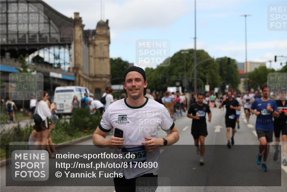 29.06.2025 - hella hamburg halbmarathon Yannick Fuchs http://msf.ph/oto/8170690 29.06.2025 11:19:04 20KM 1458, 1773, 2271, 2925, 3247, 3363, 3529, 4113, 4166, 4793, 5041, 6556, 6676, 6736, 7519, 7808, 7945, 8144, 9152, 9327, 9576, 9642, 9966, 10167, 10550, 10754, 11376, 11999, 12500, 13460, 13829, 15757, 16038, 16673, 17496, 17593, 17594, 17736, 18172, 18661, 18755, 19052, 19154, 19180 meine-sportfotos.de