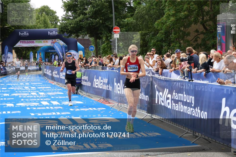 29.06.2025 - hella hamburg halbmarathon Zöllner http://msf.ph/oto/8170741 29.06.2025 10:22:09 Ziel 16068, 17886, 18693 meine-sportfotos.de