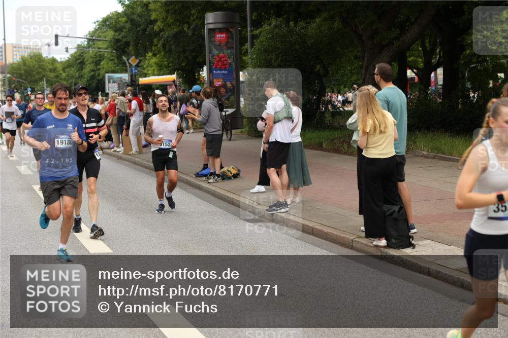 29.06.2025 - hella hamburg halbmarathon Yannick Fuchs http://msf.ph/oto/8170771 29.06.2025 11:19:05 20KM 1458, 1773, 2271, 2925, 3529, 4113, 4166, 4793, 5041, 6556, 6676, 6736, 7519, 7808, 7945, 8144, 9152, 9327, 9576, 9642, 9966, 10167, 10550, 10754, 11376, 11999, 12500, 13460, 13829, 15086, 15757, 16038, 16673, 17496, 17593, 17594, 17736, 18172, 18661, 18755, 19052, 19154, 19180 meine-sportfotos.de