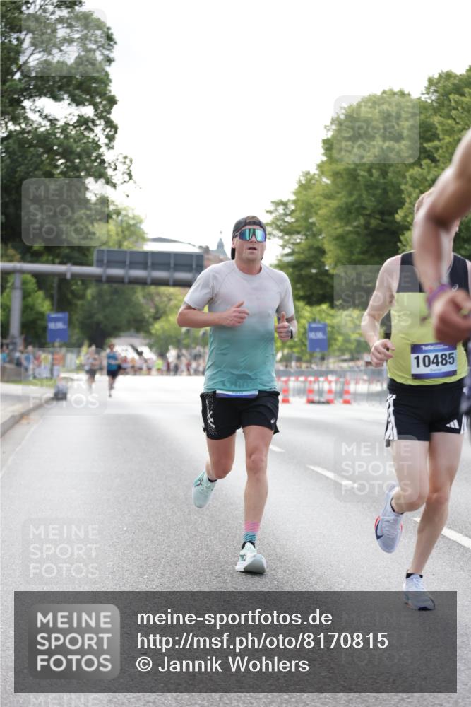 29.06.2025 - hella hamburg halbmarathon Jannik Wohlers http://msf.ph/oto/8170815 29.06.2025 09:41:39 Lombardsbrücke 1241, 2604, 2892, 6559, 7862, 10485, 11965, 13440, 13751, 14019, 14506, 16169, 17003, 17752, 18124, 18897 meine-sportfotos.de