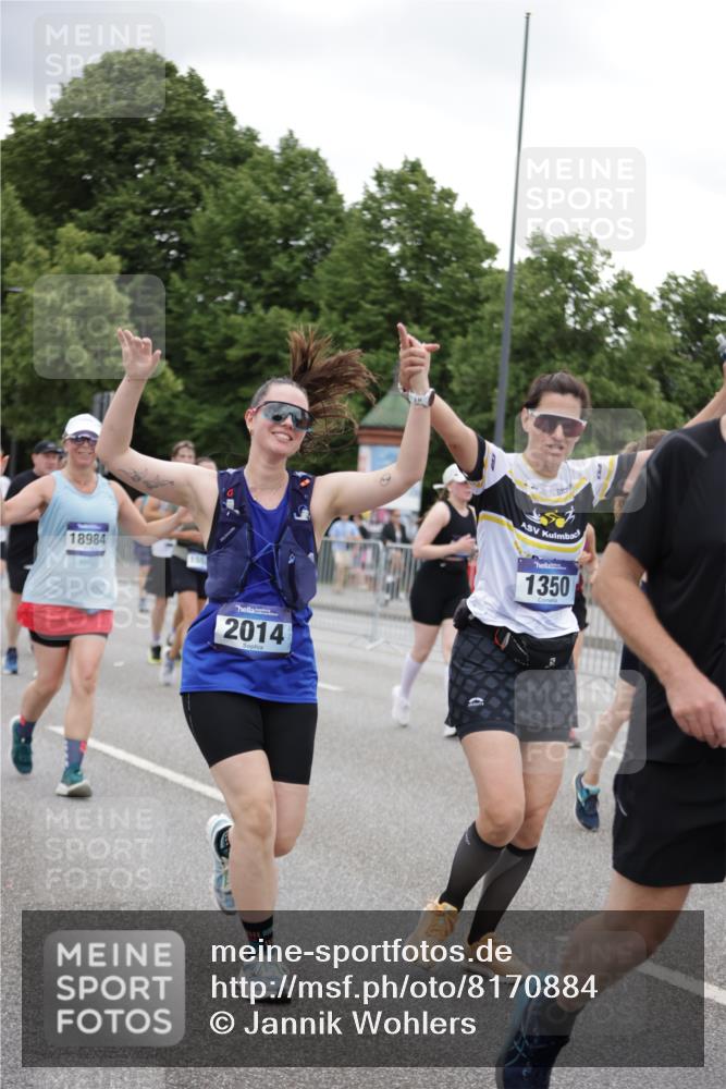 29.06.2025 - hella hamburg halbmarathon Jannik Wohlers http://msf.ph/oto/8170884 29.06.2025 11:06:35 Lombardsbrücke 1153, 1350, 1447, 1489, 2014, 2168, 2187, 2330, 2458, 2646, 2648, 3211, 3846, 4777, 4781, 4875, 4876, 4912, 4928, 5043, 5200, 6180, 6224, 6299, 6507, 6510, 8078, 8678, 8837, 8838, 9175, 9511, 9851, 9866, 9867, 9880, 10169, 10779, 10861, 11258, 11330, 11492, 12120, 12647, 13530, 13889, 15117, 15396, 15533, 15534, 15801, 16423, 16726, 16783, 17109, 17110, 17111, 17265, 17285, 17607, 17610, 18984, 19044 meine-sportfotos.de