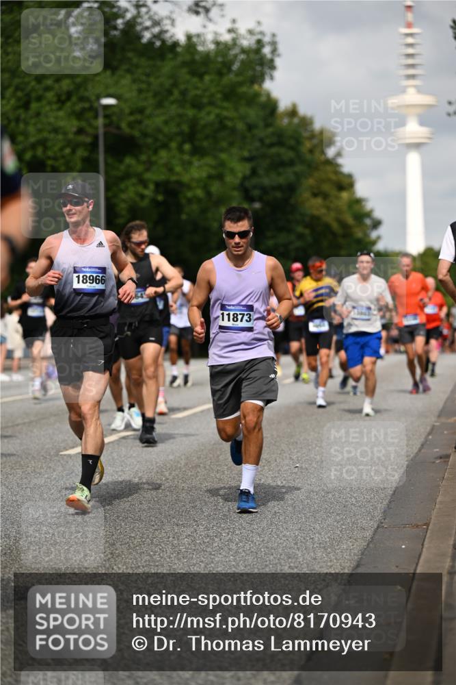 29.06.2025 - hella hamburg halbmarathon Dr. Thomas Lammeyer http://msf.ph/oto/8170943 29.06.2025 10:09:44 Kennedybrücke 1863, 2288, 2298, 3461, 4014, 4220, 4782, 4868, 5073, 6059, 7138, 7302, 8727, 8999, 9007, 9019, 9075, 9165, 9339, 9361, 9559, 9680, 9736, 9737, 9738, 10343, 10694, 10791 meine-sportfotos.de