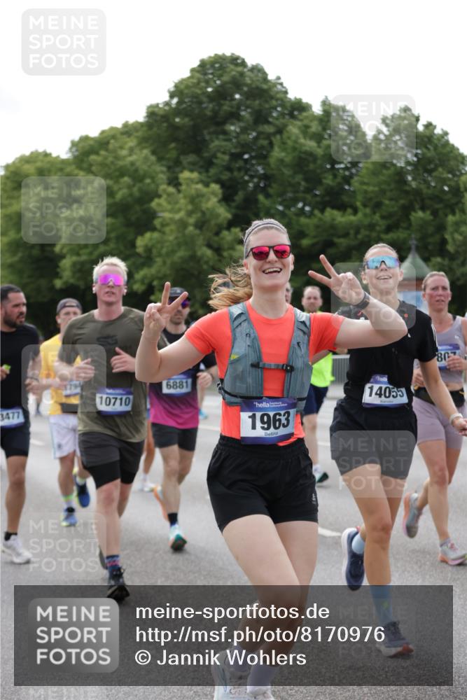 29.06.2025 - hella hamburg halbmarathon Jannik Wohlers http://msf.ph/oto/8170976 29.06.2025 10:21:38 Lombardsbrücke 1003, 1191, 1250, 1294, 1958, 1963, 2009, 2063, 2514, 2744, 3050, 3172, 3458, 3606, 3768, 3995, 4046, 4366, 5641, 6676, 6881, 7162, 8431, 8860, 8954, 8959, 9002, 9062, 9326, 9327, 9788, 9807, 10088, 10125, 10167, 10210, 10710, 10787, 11424, 12894, 13477, 14053, 14055, 14059, 14168, 14180, 15104, 15129, 15324, 15635, 15660, 16143, 16154, 16161, 16762, 16781, 16796, 16920, 17416, 17696, 17944, 18172, 18661, 19008, 19099 meine-sportfotos.de