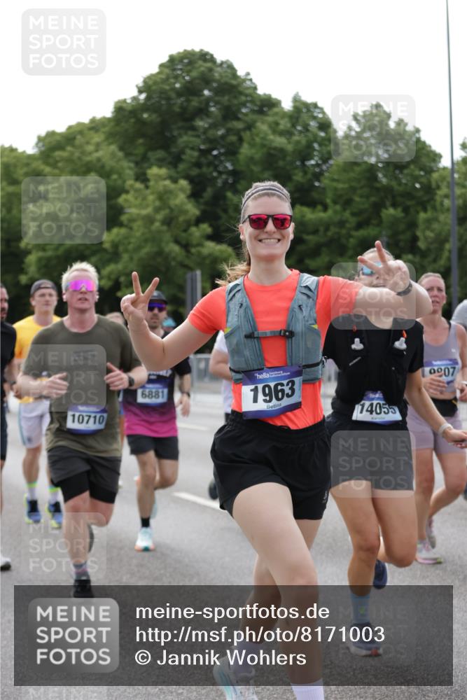29.06.2025 - hella hamburg halbmarathon Jannik Wohlers http://msf.ph/oto/8171003 29.06.2025 10:21:38 Lombardsbrücke 1003, 1191, 1250, 1294, 1958, 1963, 2009, 2063, 2514, 2744, 3050, 3172, 3458, 3606, 3768, 3995, 4046, 4366, 5641, 6676, 6881, 7162, 8431, 8860, 8954, 8959, 9002, 9062, 9326, 9327, 9788, 9807, 10088, 10125, 10167, 10210, 10710, 10787, 11424, 12894, 13477, 14053, 14055, 14059, 14168, 14180, 15104, 15129, 15324, 15635, 15660, 16143, 16154, 16161, 16762, 16781, 16796, 16920, 17416, 17696, 17944, 18172, 18661, 19008, 19099 meine-sportfotos.de