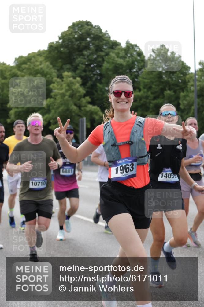 29.06.2025 - hella hamburg halbmarathon Jannik Wohlers http://msf.ph/oto/8171011 29.06.2025 10:21:38 Lombardsbrücke 1003, 1191, 1250, 1294, 1958, 1963, 2009, 2063, 2514, 2744, 3050, 3172, 3458, 3606, 3768, 3995, 4046, 4366, 5641, 6676, 6881, 7162, 8431, 8860, 8954, 8959, 9002, 9062, 9326, 9327, 9788, 9807, 10088, 10125, 10167, 10210, 10710, 10787, 11424, 12894, 13477, 14053, 14055, 14059, 14168, 14180, 15104, 15129, 15324, 15635, 15660, 16143, 16154, 16161, 16762, 16781, 16796, 16920, 17416, 17696, 17944, 18172, 18661, 19008, 19099 meine-sportfotos.de