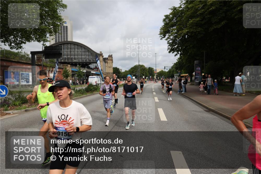 29.06.2025 - hella hamburg halbmarathon Yannick Fuchs http://msf.ph/oto/8171017 29.06.2025 10:24:35 20KM 1758, 2021, 2180, 3043, 6781, 7231, 7349, 9137, 9571, 10156, 10171, 10790, 12234, 12337, 13374, 13838, 14164, 14395, 15672, 15880, 16118, 16736, 16818, 17197, 18699, 18737, 19042, 19194, 19202, 19203, 19204 meine-sportfotos.de
