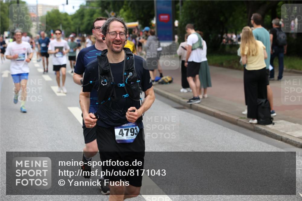 29.06.2025 - hella hamburg halbmarathon Yannick Fuchs http://msf.ph/oto/8171043 29.06.2025 11:19:09 20KM 1011, 1048, 1458, 1773, 2925, 3529, 4113, 4793, 5041, 6556, 6736, 7808, 7945, 8144, 9152, 9576, 9642, 9966, 10167, 10754, 11376, 11999, 12470, 12500, 12592, 13460, 13829, 15086, 15608, 15757, 15948, 16038, 16673, 17593, 17594, 17736, 18172, 18661, 19052, 19180 meine-sportfotos.de