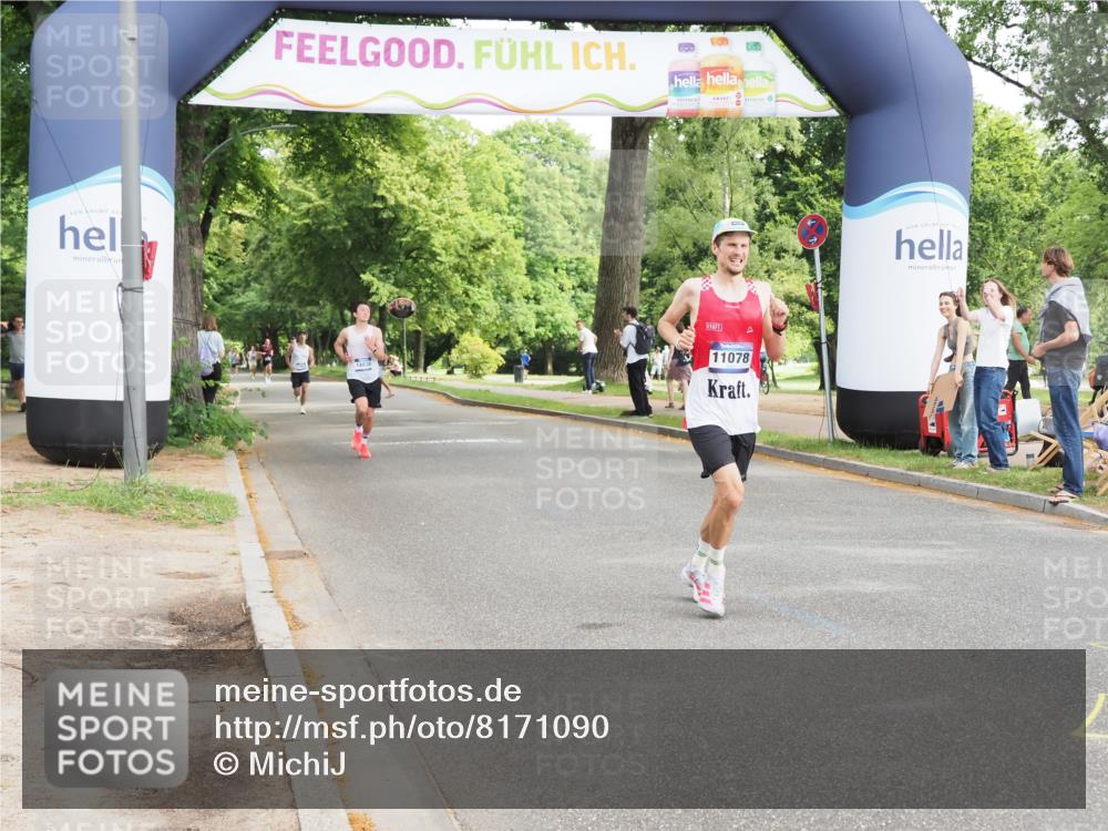 29.06.2025 - hella hamburg halbmarathon MichiJ http://msf.ph/oto/8171090 29.06.2025 10:15:10 Zwischen KM18-KM19 1241, 11078, 13872 meine-sportfotos.de