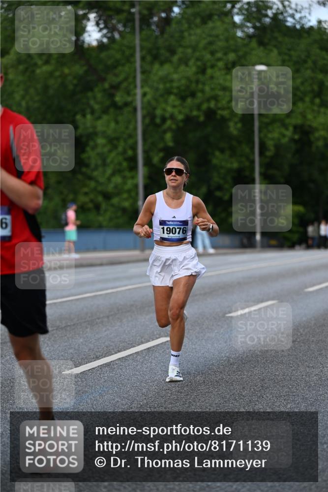 29.06.2025 - hella hamburg halbmarathon Dr. Thomas Lammeyer http://msf.ph/oto/8171139 29.06.2025 09:46:00 Kennedybrücke 4338, 5612, 7331, 7855, 9097, 9269, 9385, 10468, 11078, 11228 meine-sportfotos.de