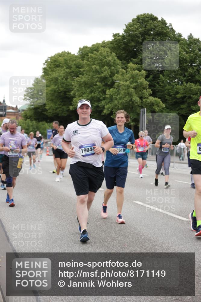 29.06.2025 - hella hamburg halbmarathon Jannik Wohlers http://msf.ph/oto/8171149 29.06.2025 11:06:38 Lombardsbrücke 1153, 1350, 1447, 2014, 2168, 2187, 2330, 2389, 2458, 2646, 2648, 3211, 3846, 4243, 4777, 4781, 4875, 4876, 4912, 6180, 6224, 6299, 6507, 6510, 8078, 8201, 8678, 8837, 8838, 9511, 9851, 9866, 9867, 9880, 10169, 10406, 10779, 10861, 11258, 11492, 12120, 12647, 12913, 13530, 13889, 15117, 15533, 15534, 15801, 16423, 16726, 16783, 17109, 17110, 17111, 17265, 17607, 17610, 17869, 17870, 18984, 19044 meine-sportfotos.de